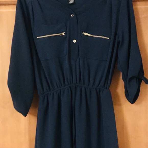 Justify Navy Shirt Hem Elastic Waist with Tie and Gold Accents Size M - Picture 2 of 7
